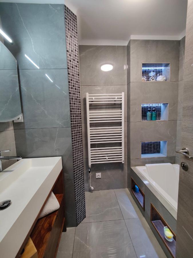 Charming Ac 2-Bedroom Apartment Antibes City Center Family, Couples Friendly Exterior photo